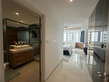 Jomtien Complex Condo Sale