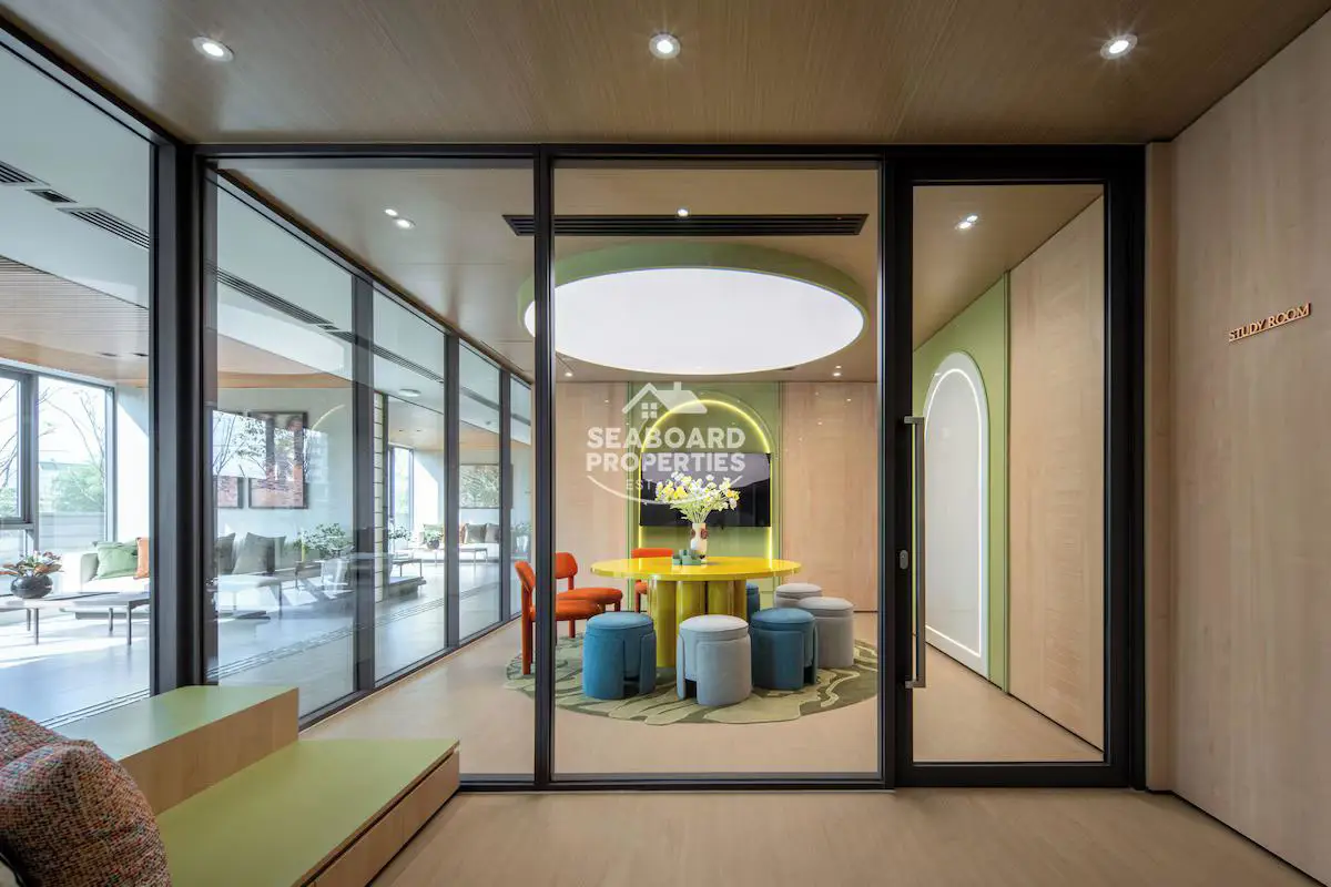 The Panora Estuaria Dining Lounge