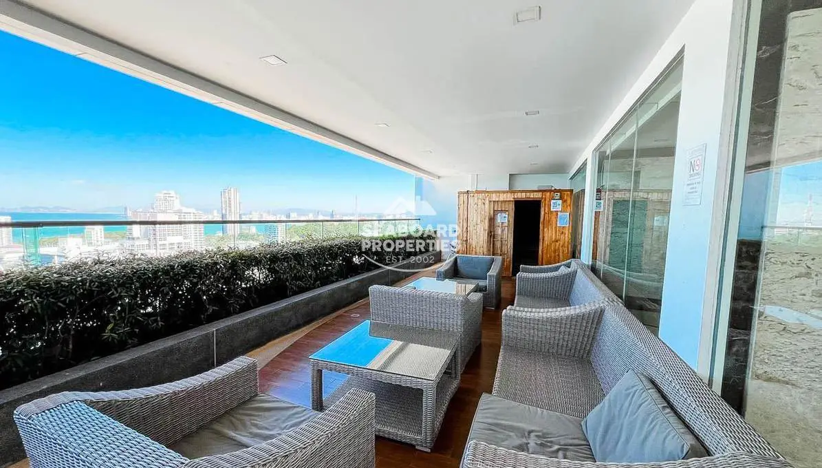 The Peak Towers - Sky Lounge & sauna