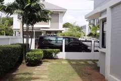 Uraiwan Grand villa for Sale at East Pattaya