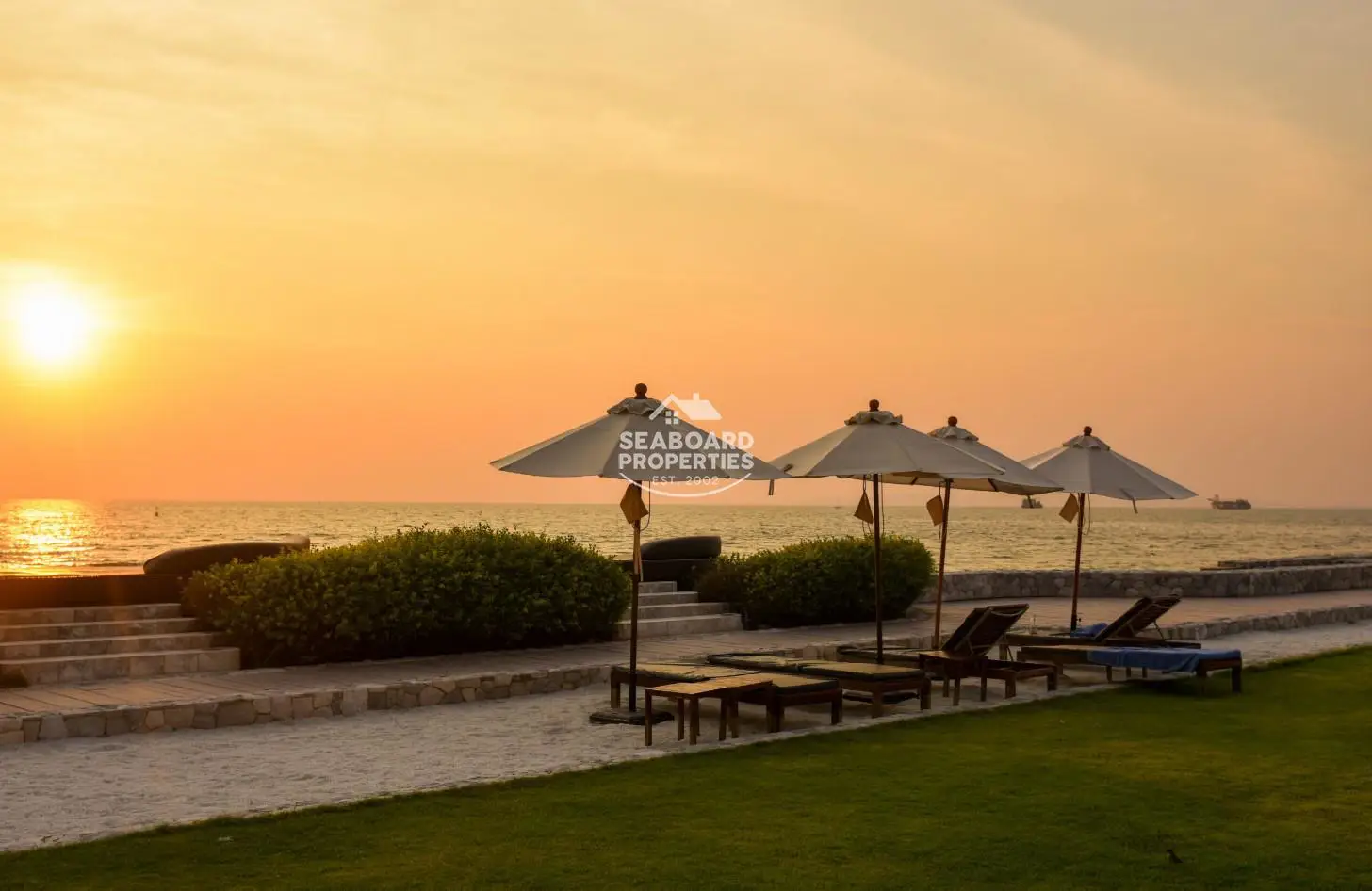 Veranda Residence Condominium beach relaxation zone Na Jomtien
