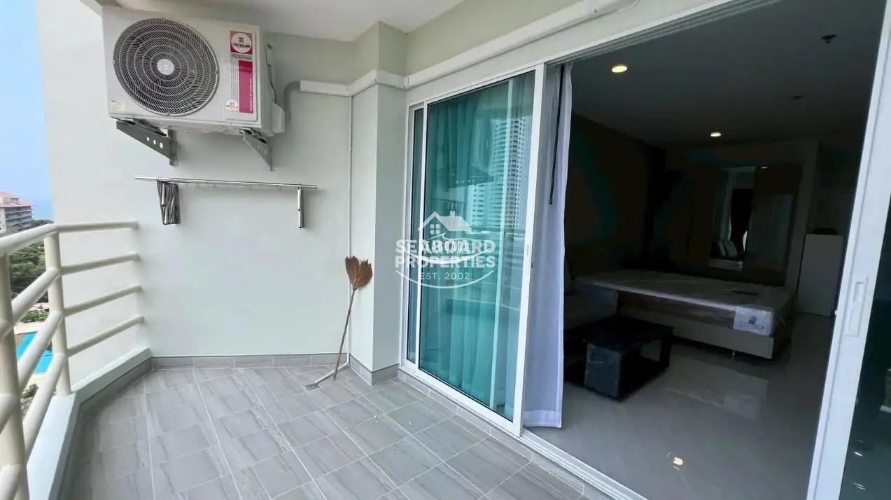 View Talay 5 D Condominium Jomtien Covered Balcony Area & Balcony Sliding Glass Door 