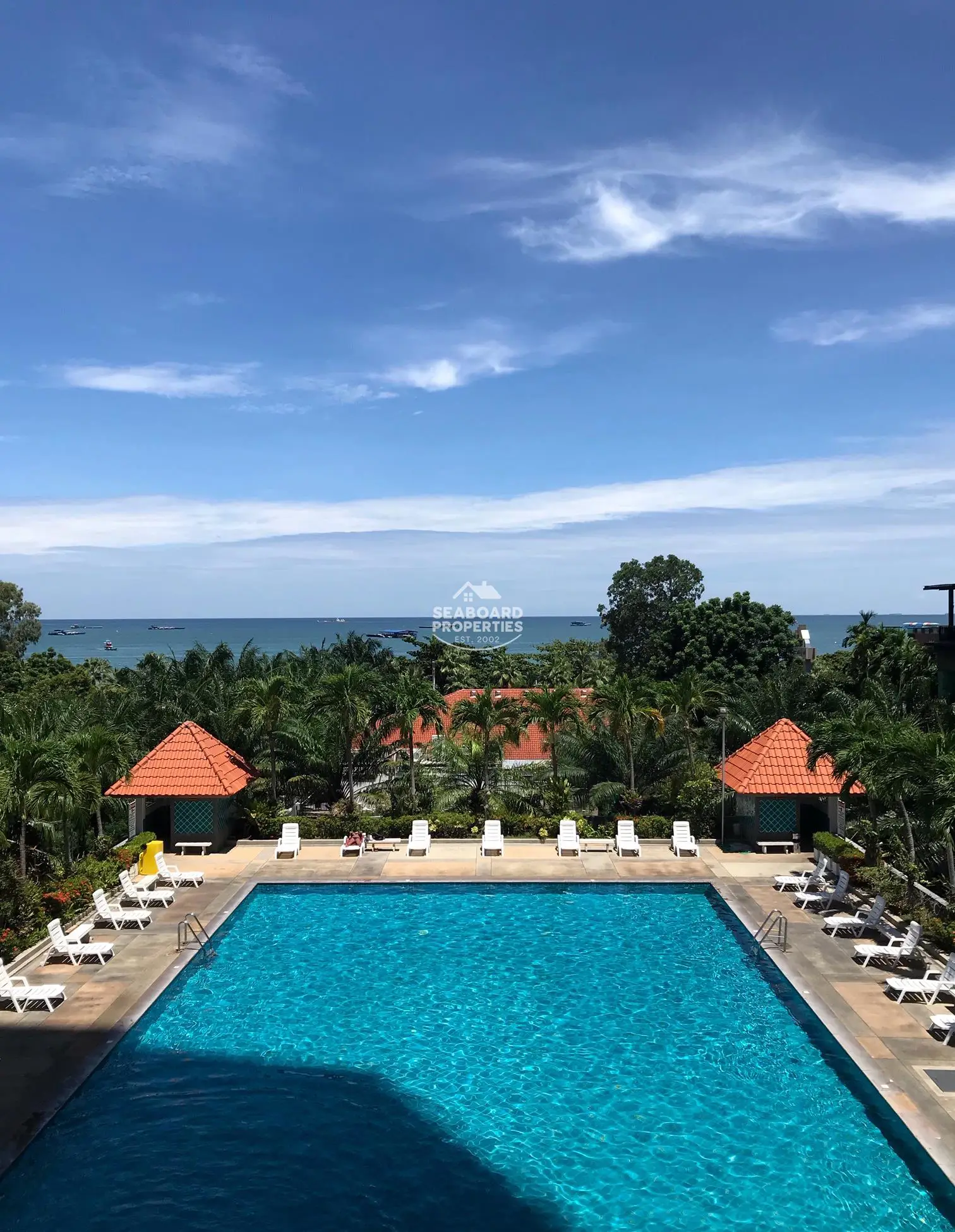 View talay6 condominium swimming pool