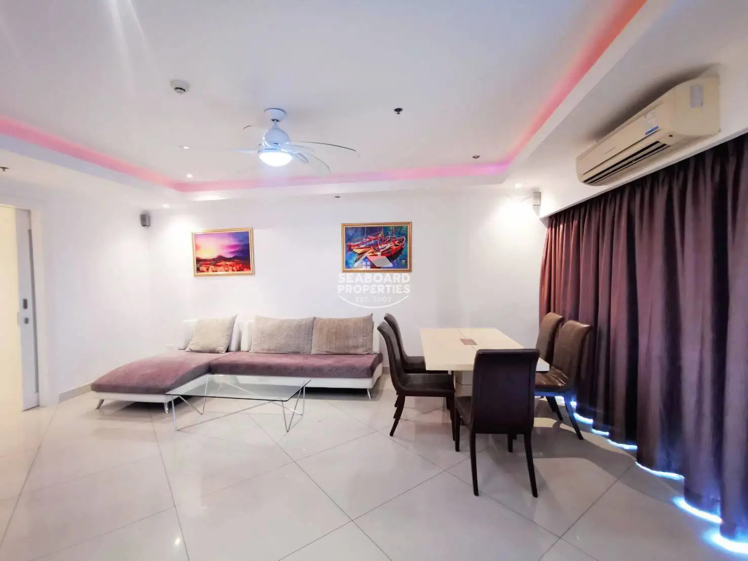 Open-plan living and dining area - Fully Furnished Condo Rent View Talay 6 Pattaya