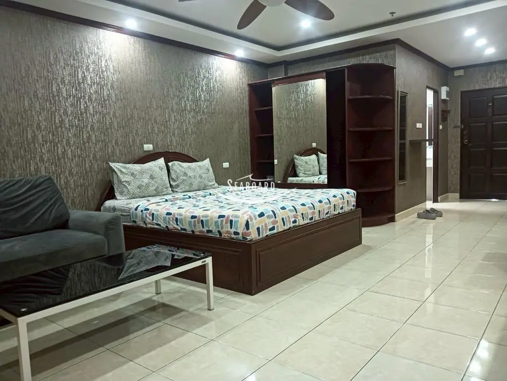 View Talay 6 Beachfront Condominium for rent at Central Pattaya