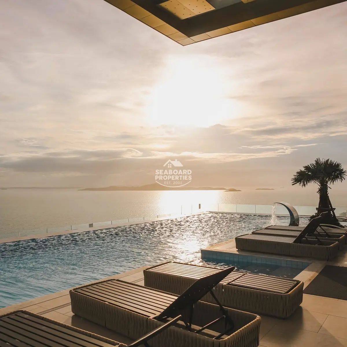 Copacabana Beach Condominium sky infinity pool at sunset