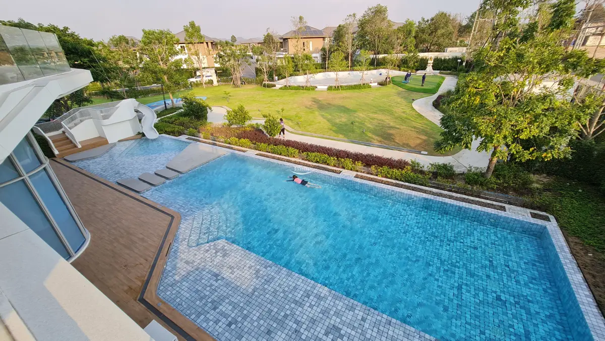 Horizon Pool Villa by Patta