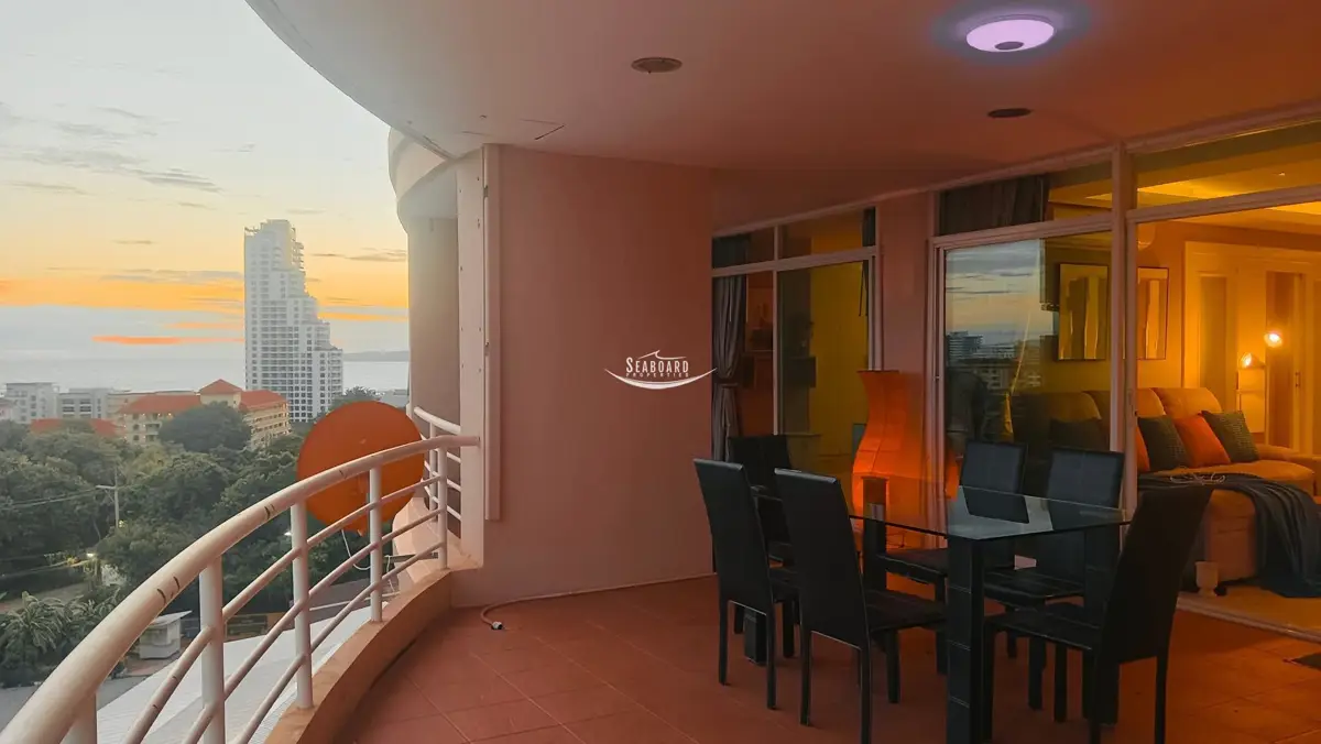 Condo in Pratumnak