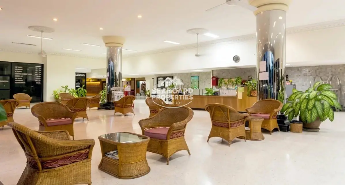 Jomtien Complex Condominium Grand Air-Conditioned Resident Lobby