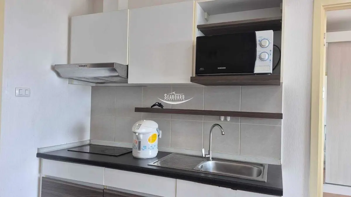 Modern Kitchenette with Quality Built-In Appliances