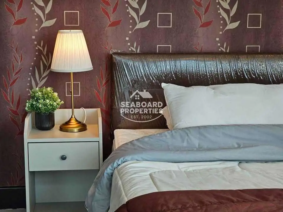 LK Legend Bedroom Nightstand and Bedding Details