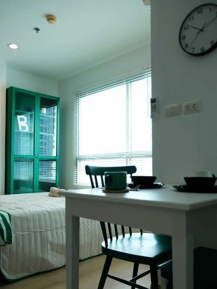Lumpini Park Beach Jomtien Studio Bedroom with Work Area