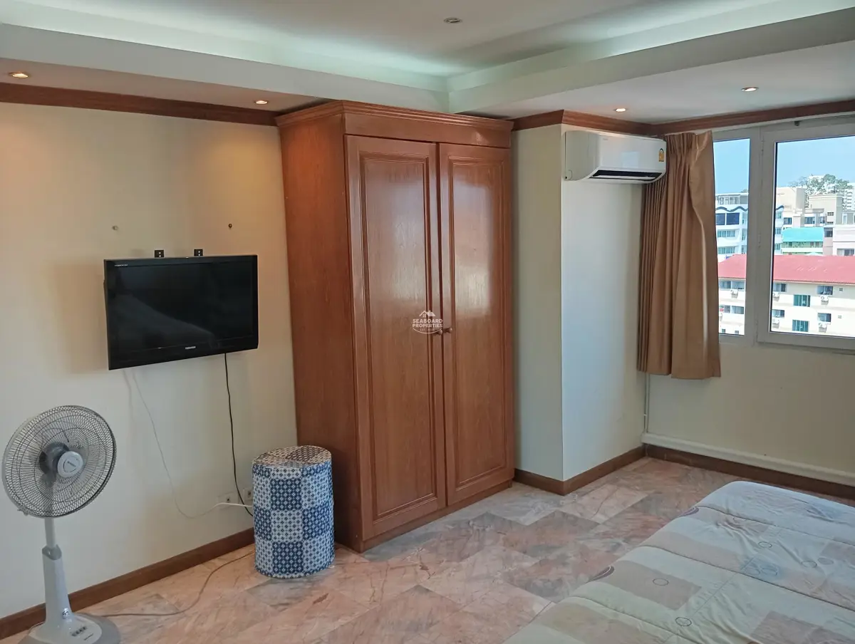 Nova Atrium Condominium Bedroom Built in Wardrobe