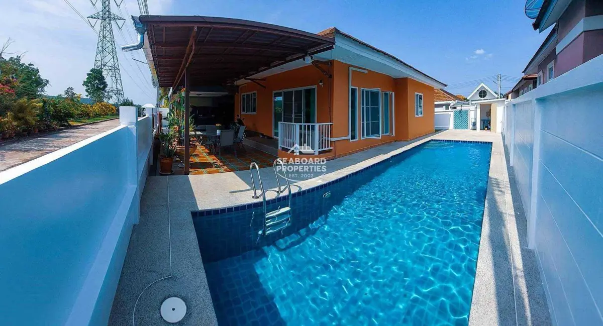 Private Pool House with 2 Bedrooms for Sale in Bangsaray Pattaya