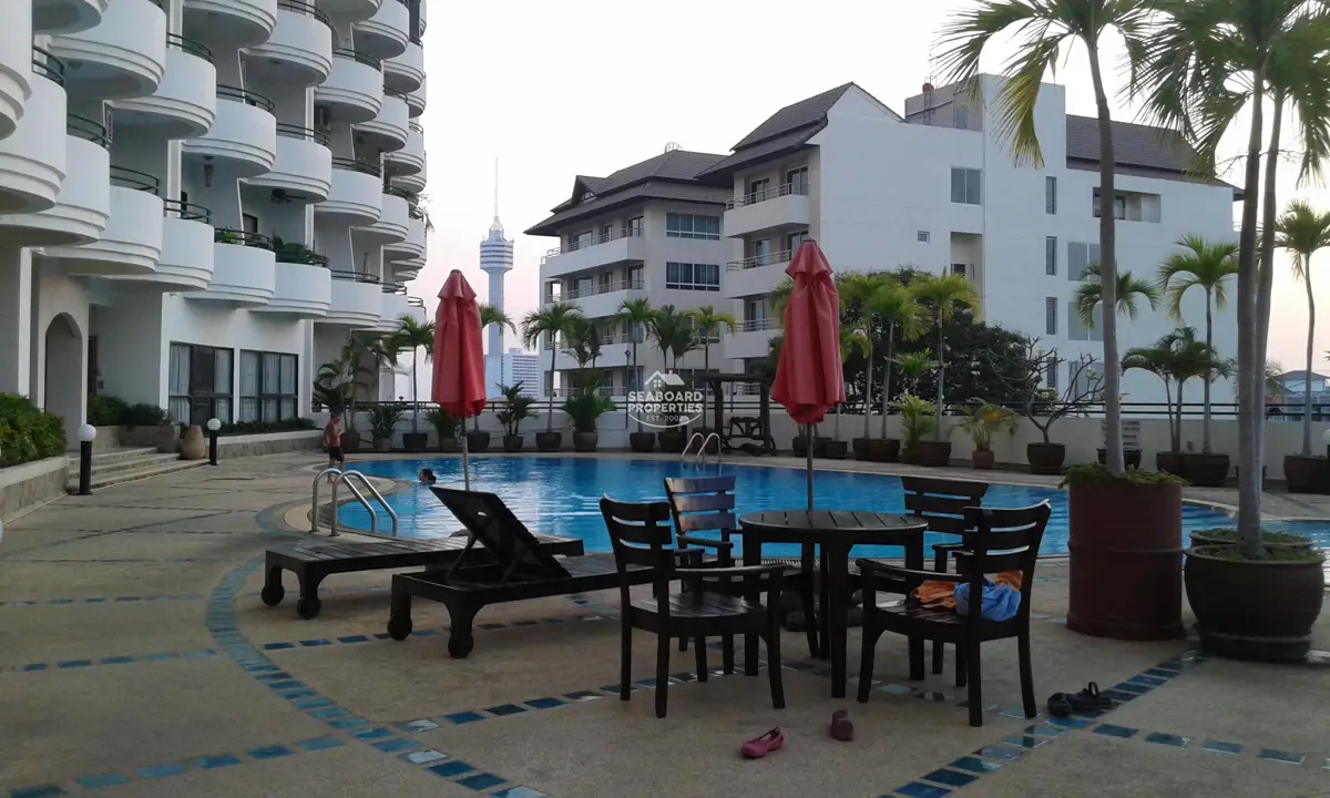 Star Beach Condominium Pool Area and Sun Deck