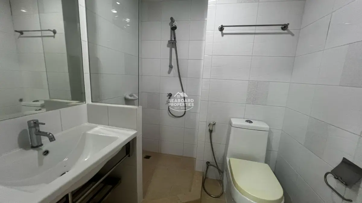 Unicca Condominium Modern Bathroom with Vanity Mirror