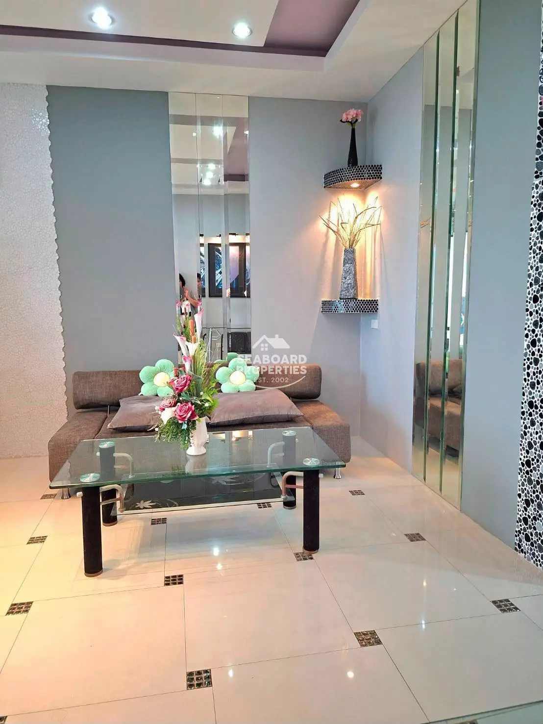 View Talay 5 Condominium Living Lounge