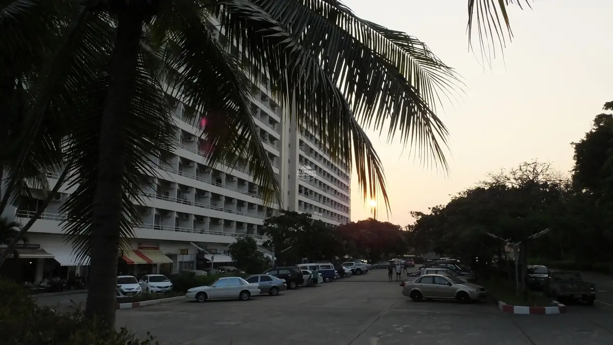 View Talay 1 Condominium - Exterior Building & Parking